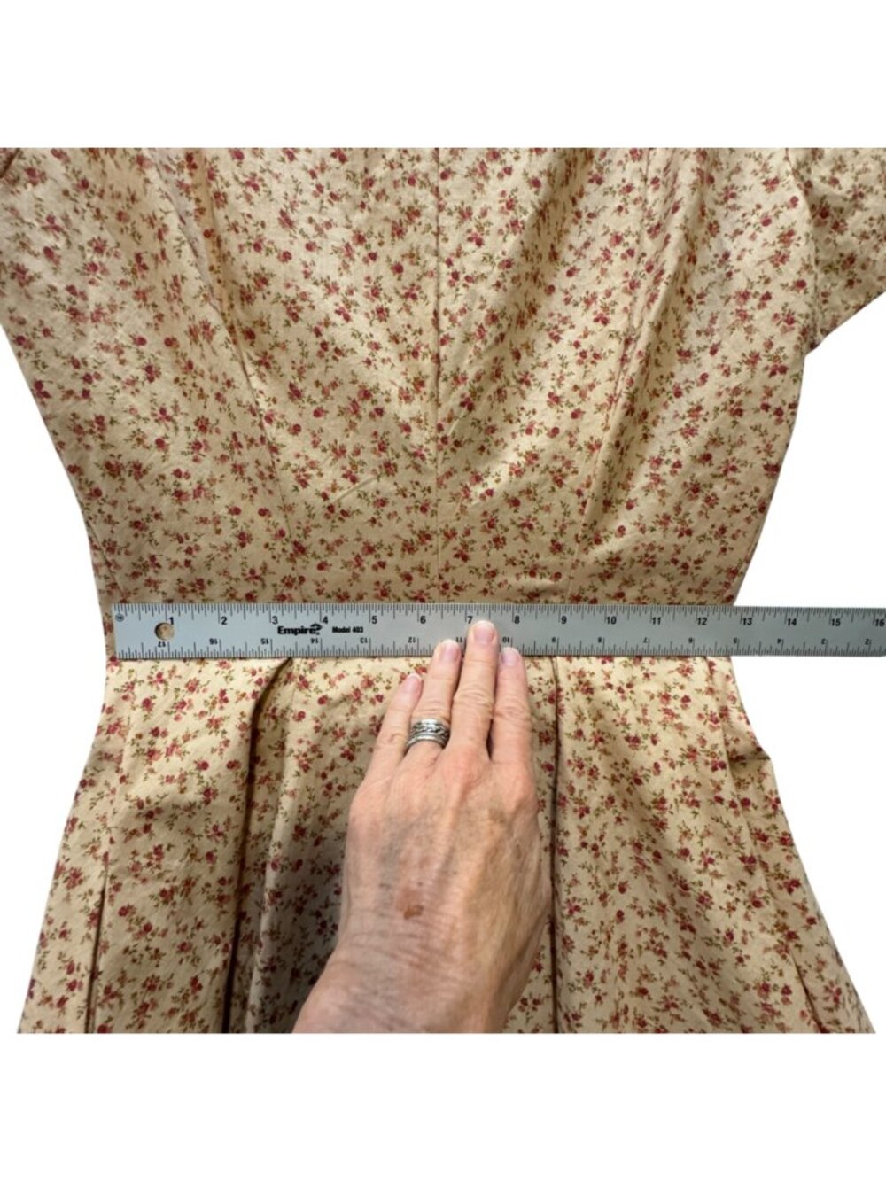 Vintage Inspired Ditsy Floral Mini Dress Beige with Red Roses and Cutout Detail - Picture 7 of 9